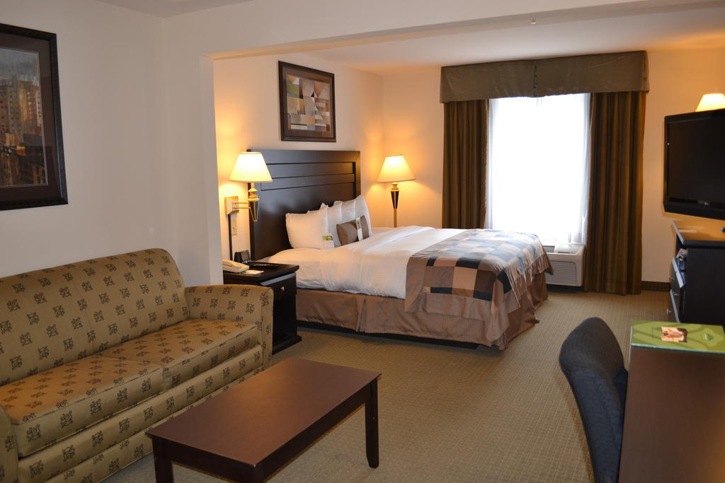 Wingate By Wyndham Hotel 3*