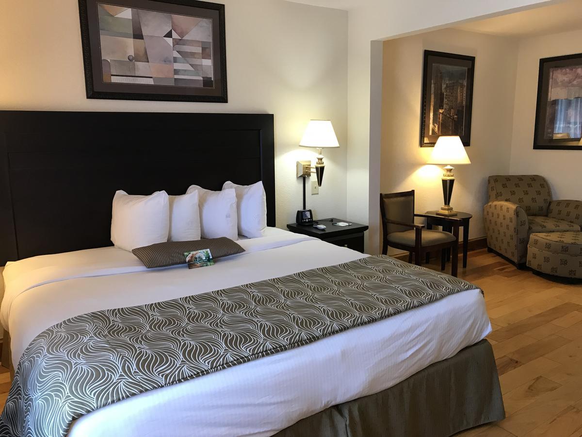 Wingate By Wyndham Hotel 3*