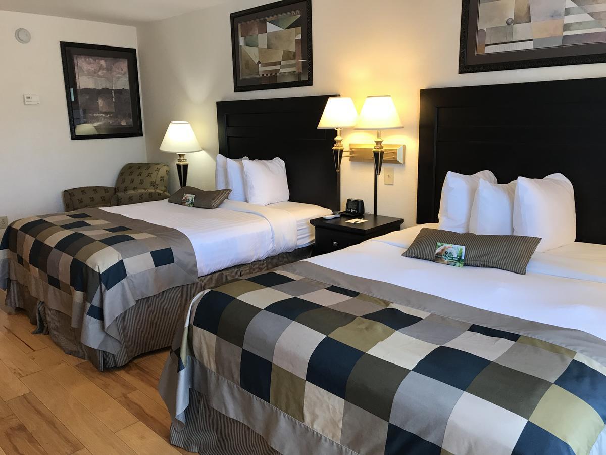 Wingate By Wyndham Hotel