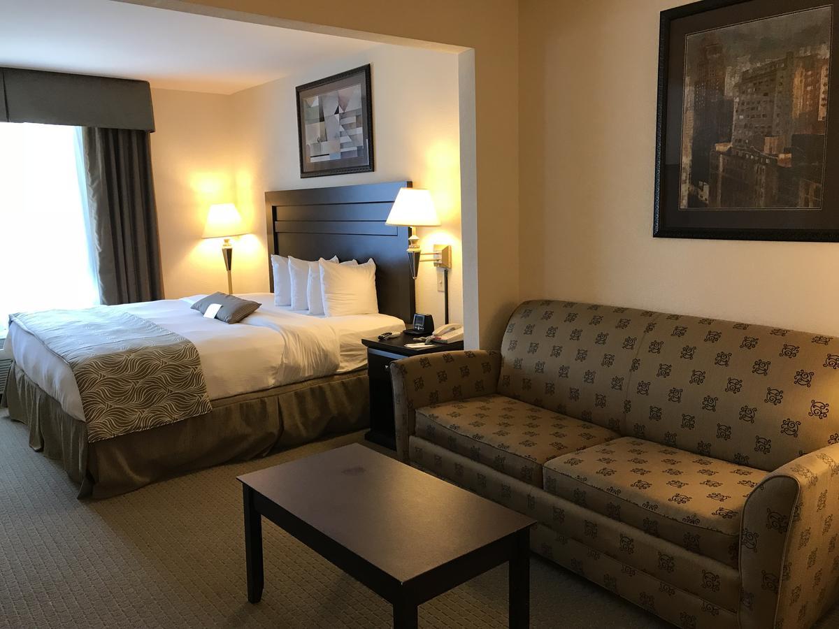 Wingate By Wyndham Hotel 3*